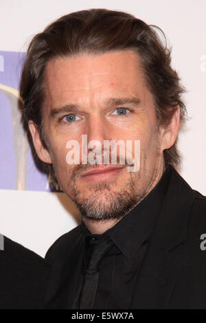 La 66e assemblée annuelle Writer's Guild Awards tenue à l'Edison Ballroom - Arrivées. Avec : Ethan Hawke Où : New York New York United States Quand : 02 Mars 2014 Banque D'Images