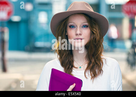 Portrait de jeune femme Banque D'Images