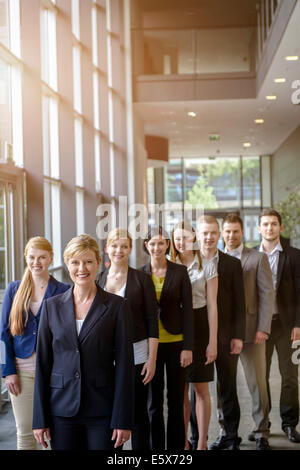 Portrait de l'équipe commerciale in office Banque D'Images