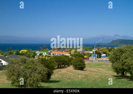 La ville de Taupo est situé sur la rive du lac Taupo dans la région de Waikato, Nouvelle-Zélande, île du Nord. Banque D'Images