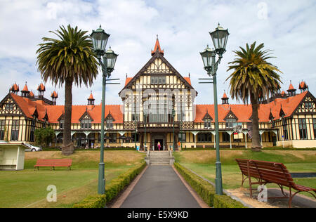 Le Rotorua Musée d'art et d'histoire situé dans le jardins du gouvernement à Rotorua, Bay of Plenty, île du Nord, en Nouvelle-Zélande. Banque D'Images