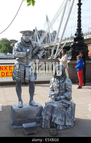 Artistes au travail sur South Bank London United Kingdom Banque D'Images