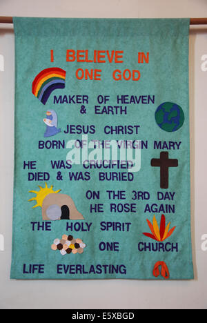 Tissu avec message religieux en l'Église Méthodiste de Somerton, Somerset, Royaume-Uni Banque D'Images