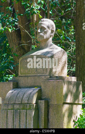 Sculpture de Pierre poète espagnol Nuñez de Arce Banque D'Images