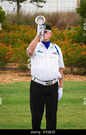 Sarasota, Floride - Juin 02 : Garde d'honneur de la Légion américaine, l'exécution d'un service complet funérailles militaires ; le 02 juin 2014 à Sarasota Banque D'Images