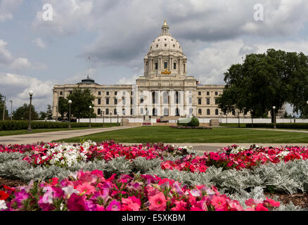 Fleurs, State Capitol Building, St Paul, Minnesota, USA. Banque D'Images