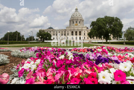 Fleurs, State Capitol Building, St Paul, Minnesota, USA. Banque D'Images