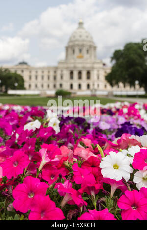 Fleurs, State Capitol Building, St Paul, Minnesota, USA. Banque D'Images