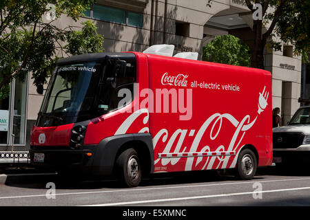 Camion de livraison électrique Coca Cola - USA Banque D'Images