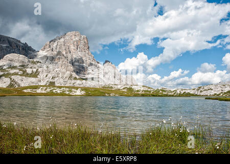 Laghi dei piani lake, Dolomites de Sexten, Tyrol du Sud, Italie Banque D'Images