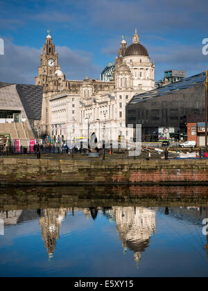 Port of Tyne et le foie des capacités de l'Albert Dock, Liverpool. Destination touristique Banque D'Images