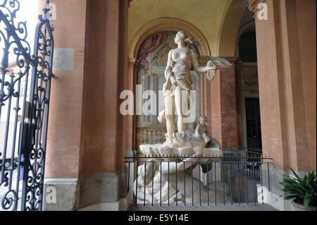 Modena (Modena, Italie), le Palais Ducal, la statue de Galatée Banque D'Images