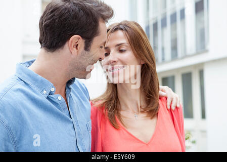 Couple embracing Banque D'Images