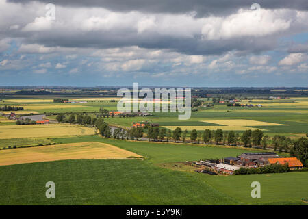 Vue aérienne sur les polders et le fleuve Yser / IJzer près de Diksmuide / Dixmude, Flandre occidentale, Belgique Banque D'Images