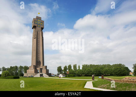 L'IJzertoren / tour de l'Yser, Première Guerre mondiale un monument aux morts et monument de la paix la plus élevée en Europe, à Diksmuide Dixmude /, Belgique Banque D'Images