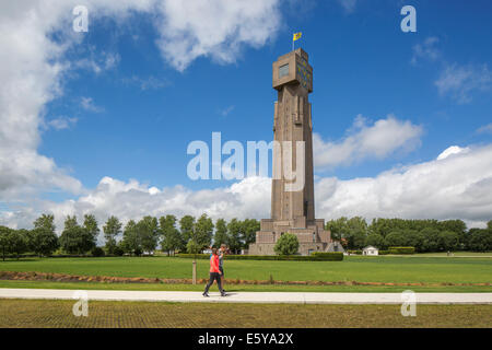 L'IJzertoren / tour de l'Yser, Première Guerre mondiale un monument aux morts et monument de la paix la plus élevée en Europe, à Diksmuide Dixmude /, Belgique Banque D'Images