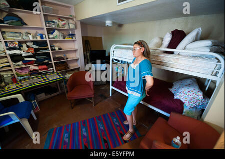 Tucson, Arizona, USA. 8e août, 2014. ROSA ROBLES LORETO, une mère de deux sans-papiers qui a vécu à Tucson (Arizona) pour près de 10 ans, a pris refuge à l'Église presbytérienne Southside à Tucson après l'Immigration and Customs Enforcement a ordonné son expulsion suite à un arrêt de la circulation de 2010. Selon son avocat, elle répond aux normes de glace 2011 de clémence. A commencé la presbytérienne Southside tendance nationale des sanctuaires religieux dans les années 1980, et de Loreto est la deuxième personne cette année pour prendre refuge à l'église. Elle restera jusqu'à ce qu'elle est eithe Banque D'Images