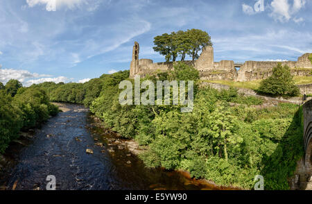 Barnard Castle et le fleuve Tees Banque D'Images