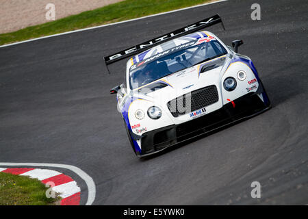 Steve Tandy / James Appleby dans la génération - Course Bentley Bentley Continental GT3 à Oulton Park en British GT Banque D'Images