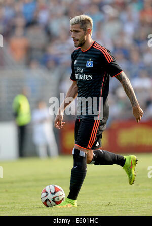 Luebeck, Allemagne. Le 08 août, 2014. Hambourg, Valon Behrami en action au cours de la test-match de football entre le Hamburger SV et le S.S. Lazio Rome au stade lors de l'Lohmuehle à Luebeck, Allemagne, 08 août 2014. Photo : Daniel Reinhardt/dpa/Alamy Live News Banque D'Images