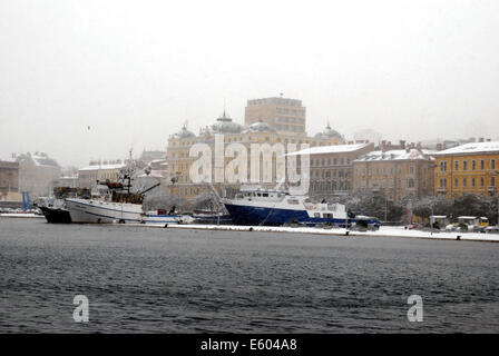 La neige et l'hiver dans le Port de Rijeka, Croatie Banque D'Images