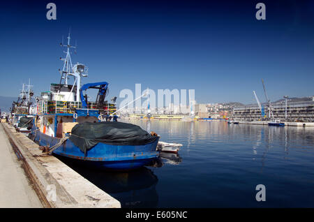 Vue panoramique à Port de Rijeka et le navire de pêche Banque D'Images