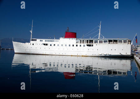 Navire de plaisance Botel et le bar-restaurant dans la région de Port de Rijeka Banque D'Images