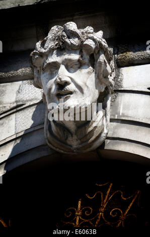 Tête de sucre détail architectural à l'usine de sucre ex à Rijeka Banque D'Images