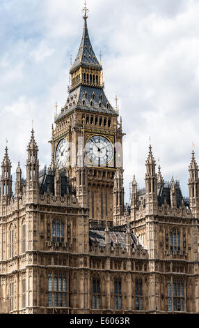 L'Elizabeth Tower, à tort, souvent appelé 'Big Ben', dans le Palais de Westminster, Londres. Banque D'Images