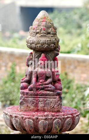 Coin paisible statue de Bouddha dans la vieille ville de Katmandou, Népal Banque D'Images