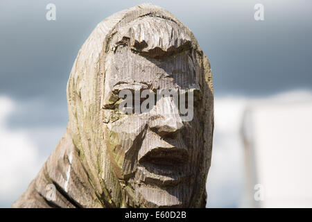 Rebecca filles (émeutes contre les routes à péage) Sculpture par Simon Hedger à St efface, Carmarthenshire Banque D'Images