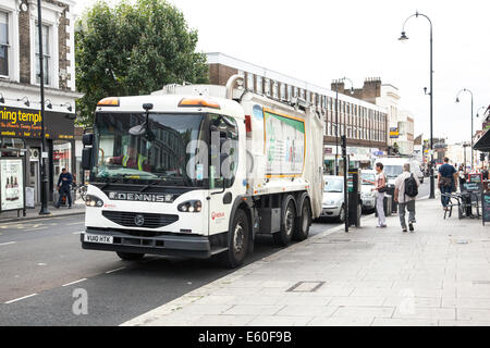 Camion à ordures, Kentish Town, Londres, Angleterre, Royaume-Uni Banque D'Images