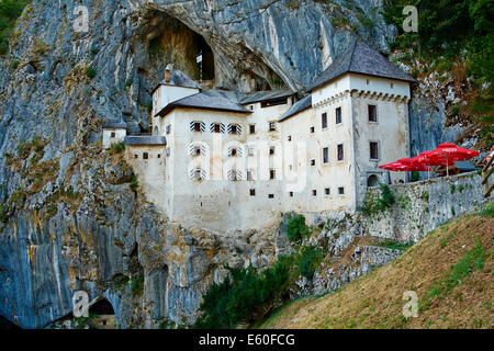 La Slovénie Notranjska, région, Château médiéval de Predjama Banque D'Images
