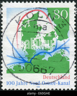 Timbre-poste imprimé en Allemagne, dédié au centenaire Canal de Kiel (nord-à-canal de la mer Baltique) Banque D'Images