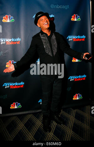 Howie Mandel participe à l'après-show tapis rouge pour NBC's 'America's Got Talent' Saison 8 au Radio City Music Hall. Banque D'Images