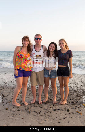 Les jeunes adultes, adolescents, Capistrano Beach, alias Capo Beach, ville de Dana Point, l'Orange County, California, United States