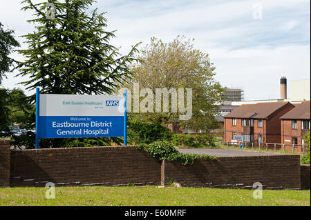 L'entrée de l'Hôpital général du district d'Eastbourne, Royaume-Uni Banque D'Images