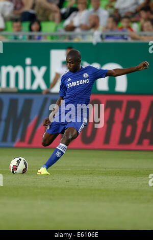 Budapest, Hongrie. 10e Août, 2014. Ramires de Chelsea au cours de Ferencvaros vs Chelsea football match d'ouverture du stade de Groupama Arena le 10 août 2014 à Budapest, Hongrie. Credit : Laszlo Szirtesi/Alamy Live News Banque D'Images