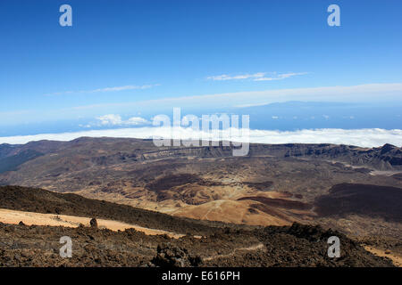 Paysage volcanique vu depuis le mont Teide, Llano de Ucanca plateau, Site du patrimoine mondial de l'UNESCO, le Parc National du Teide, Tenerife Banque D'Images