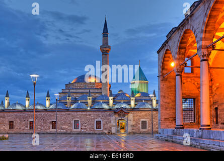 Monastère de Mevlana Rumi, avec le mausolée de Mevlana Museum, Konya, Anatolie centrale, Anatolie, Turquie Banque D'Images