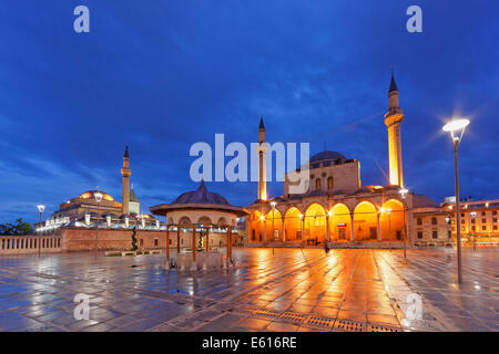 Monastère de Mevlana Rumi avec son mausolée et mosquée Selimiye, Konya, Anatolie centrale, Anatolie, Turquie Banque D'Images