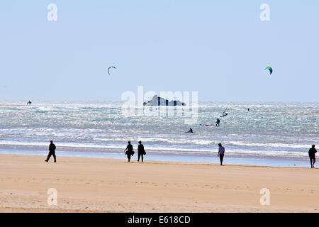 Essaouira,mer,sun,Planche à voile,les marcheurs,Chameau,plus venteux Ville en Afrique,Paul Street,Voyages et photographe de paysage,Maroc Banque D'Images