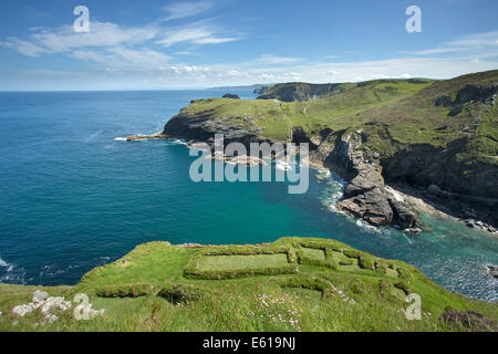 Château de Tintagel reste Cornouailles du Nord. Banque D'Images