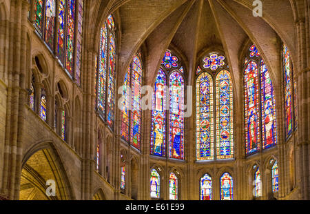 Le célèbre intérieur et vitraux de la Catedral de Loen, Espagne Banque D'Images