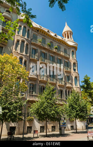 Casa Sayrach extérieur de la dernière maison moderniste de Barcelone construit par Manuel Sayrach i Carreras entre 1915-1918. JMH6335 Banque D'Images