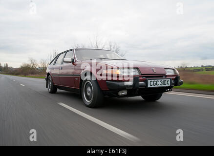 1981 Rover SD1 Vanden Plas V8 powered Voiture de luxe avec des performances de voiture de sport, la conduite Banque D'Images