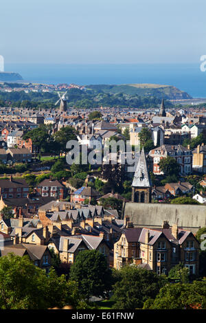 Toits de Scarborough Olivers Mount avec moulin maintenant Bed and Breakfast Accommodation North Yorkshire Angleterre Banque D'Images