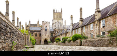 Près des vicaires, Wells, Somerset. Achevé en 1363 c'est la plus ancienne rue habitée en Europe. Banque D'Images