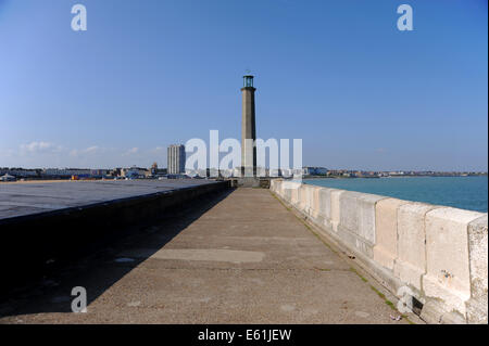 Margate Kent UK - le phare sur le bras du port Banque D'Images