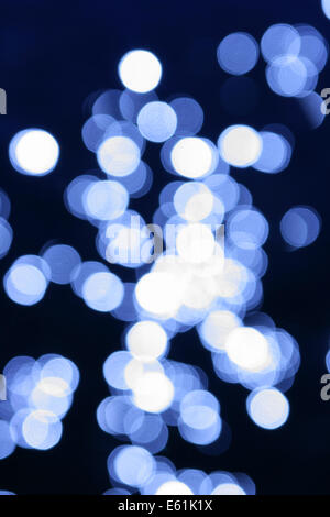 Reflet du soleil sur la surface de l'eau out of focus Banque D'Images